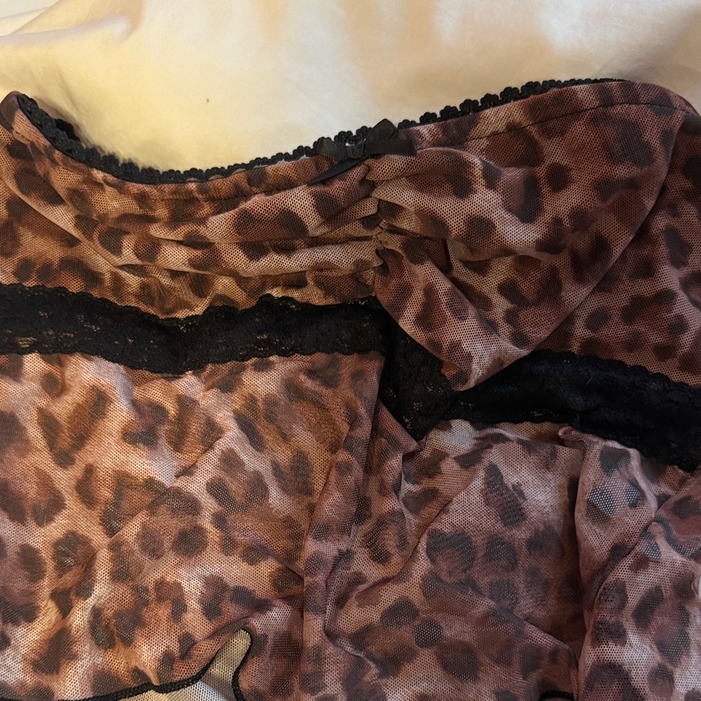 Leopard crop top - Picture 2 of 2